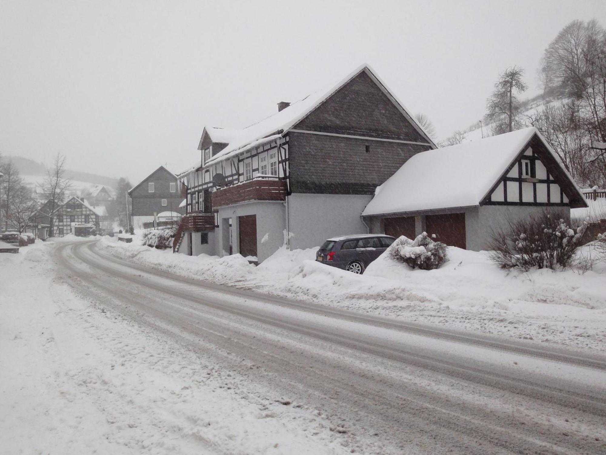 Cozy Holiday Home With Wifi In Hochsauerland Elpe Extérieur photo